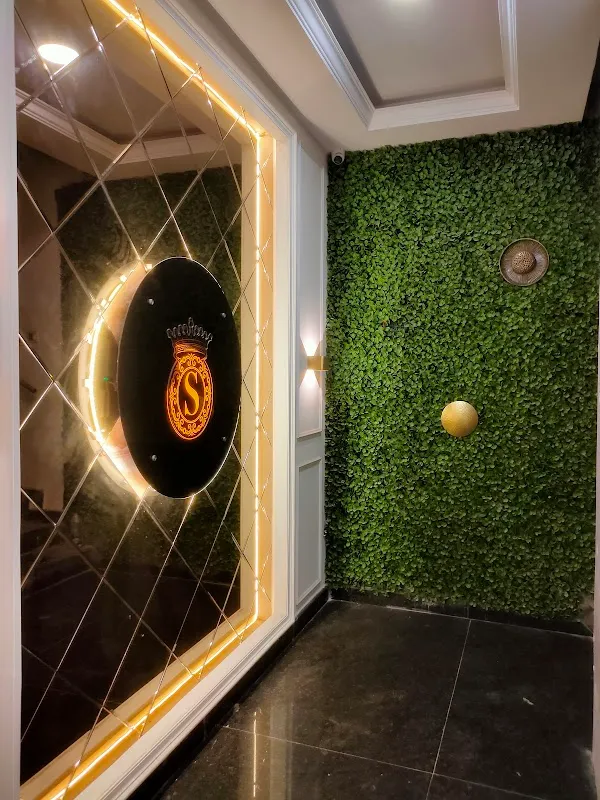 LA CROWN®️ DERMATOLOGY AESTHETIC CLINIC (Celebrity secrets) (Best in Jayanagar, Bangalore)
