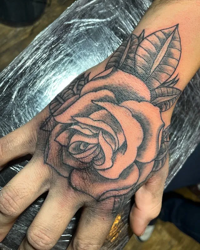 Templario Tattoo Studio Privado - Tatuajes Piercing y Eliminacion Láser