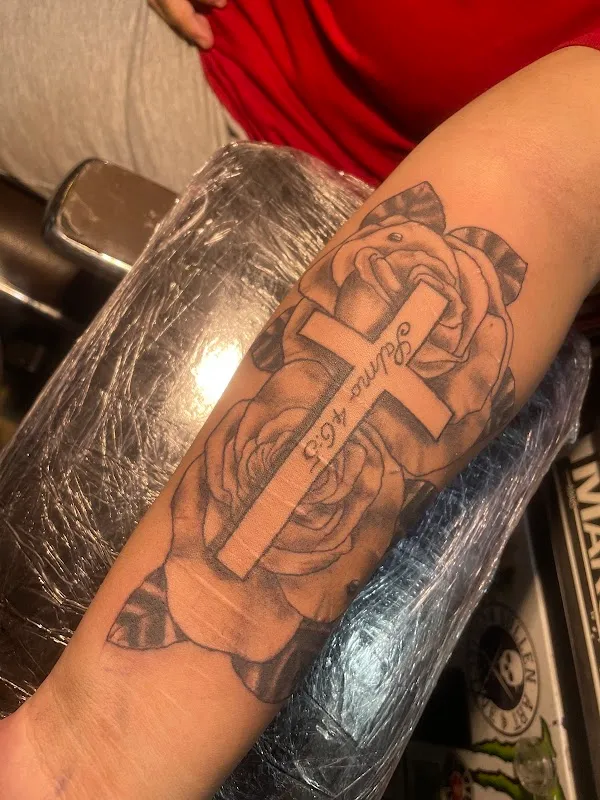 Templario Tattoo Studio Privado - Tatuajes Piercing y Eliminacion Láser