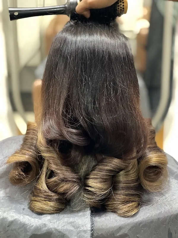 Sarathe's International Hair & Beauty Family Salon & Academy - Navsari