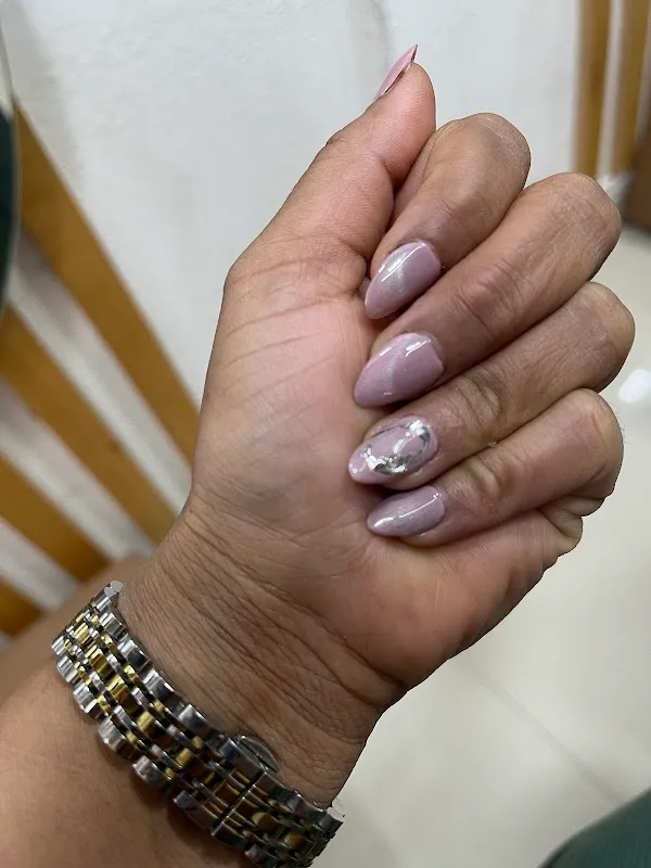 Sarathe's International Hair & Beauty Family Salon & Academy - Navsari