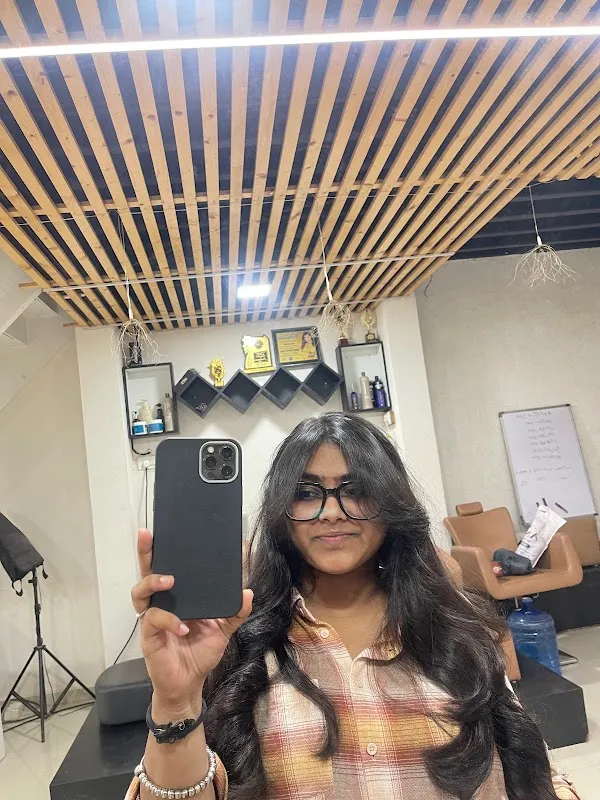 Sarathe's International Hair & Beauty Family Salon & Academy - Navsari