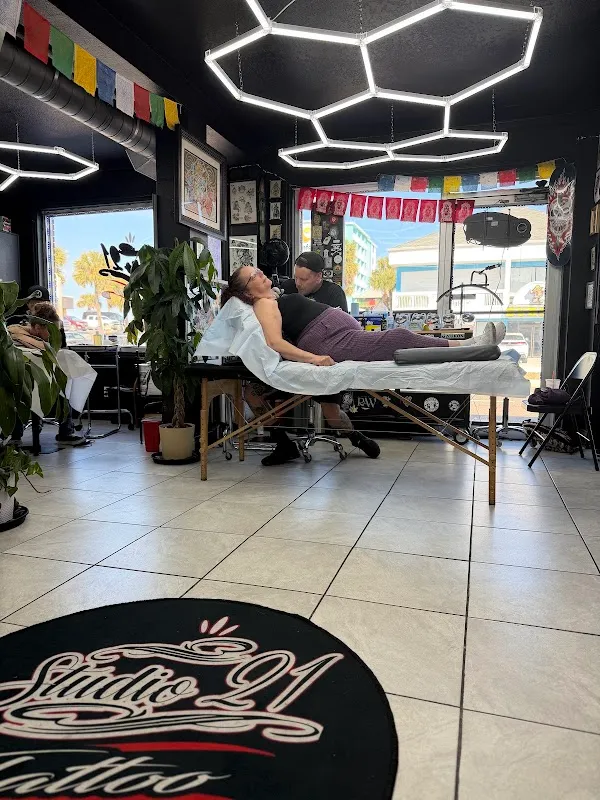 Studio 21 Tattoo & Piercings Daytona Beach