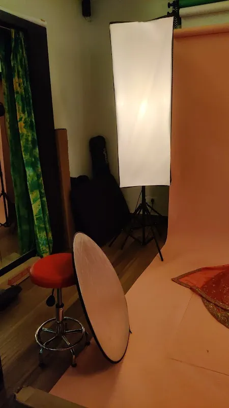 Photography Studio On Rent (Cubic Studio)