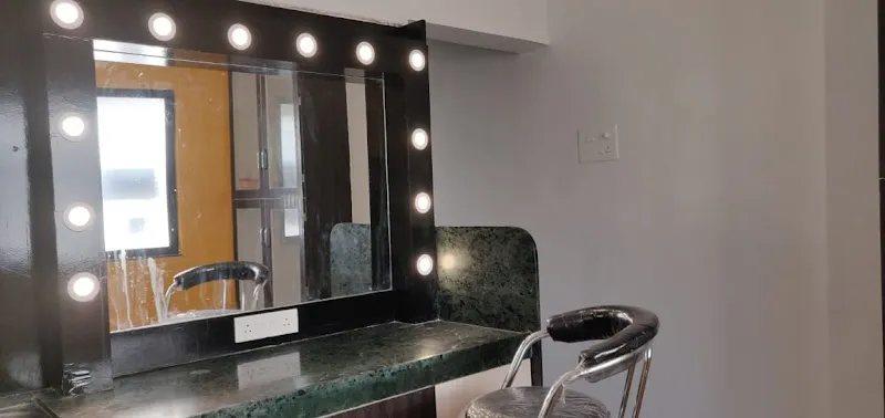 Photography Studio On Rent (Cubic Studio)