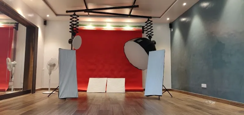 Photography Studio On Rent (Cubic Studio)
