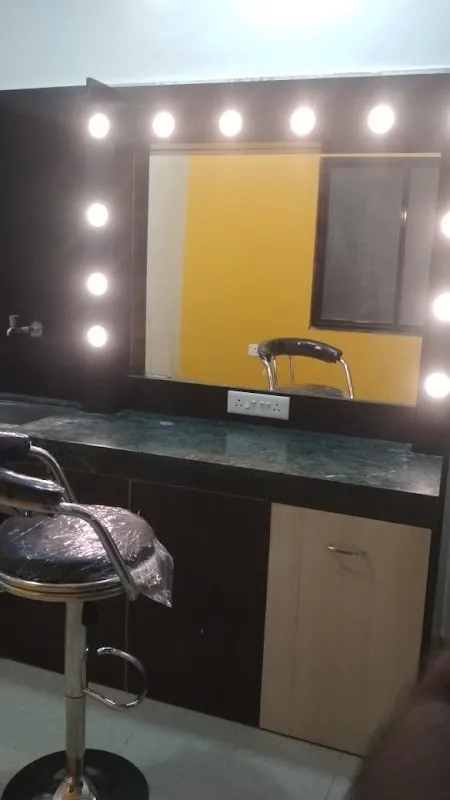 Photography Studio On Rent (Cubic Studio)