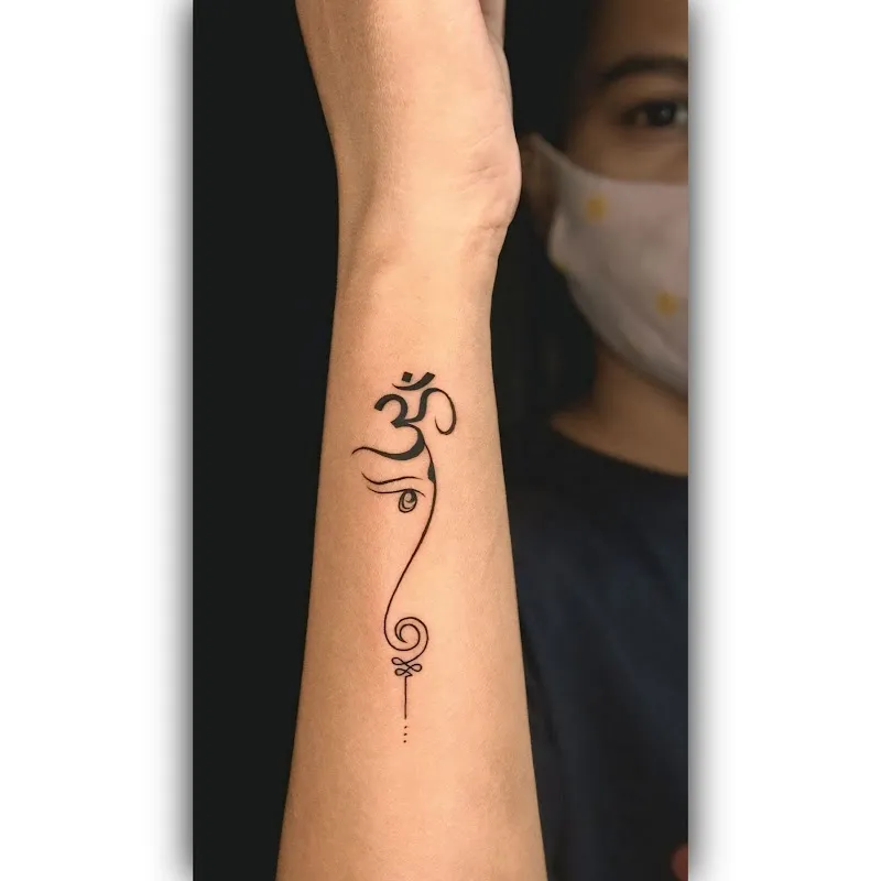 Rohit tattoo shop+nion lights