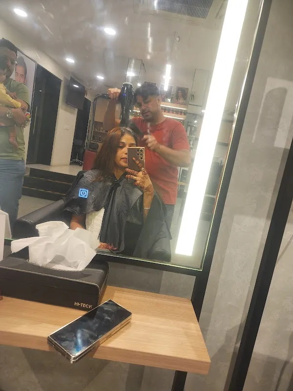 Lakme Salon For Him and Her in Kemps Corner,Mumbai