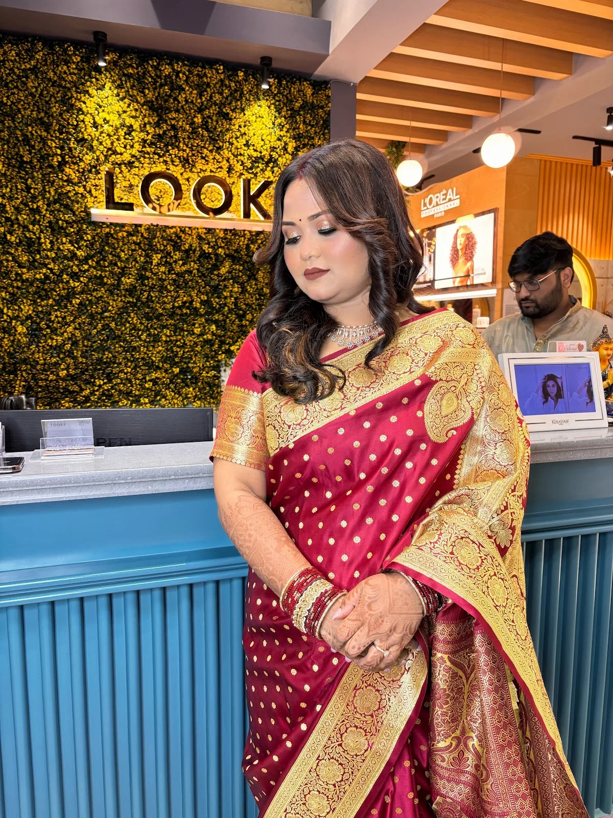 Looks Salon Swaroop Nagar
