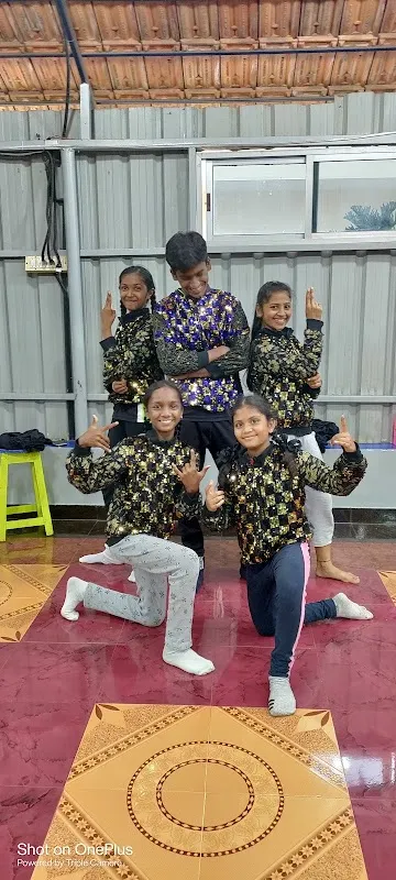 N STYLE DANCE STUDIO