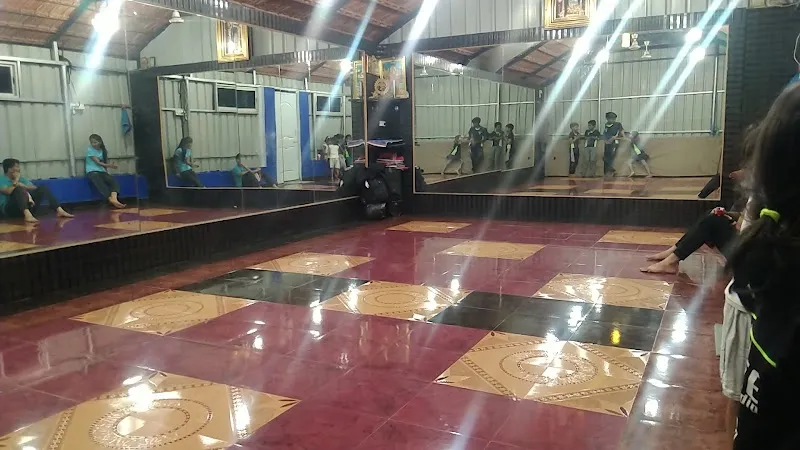 N STYLE DANCE STUDIO