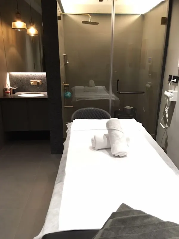 La Essencia Spa, Salon & Stretching Studio