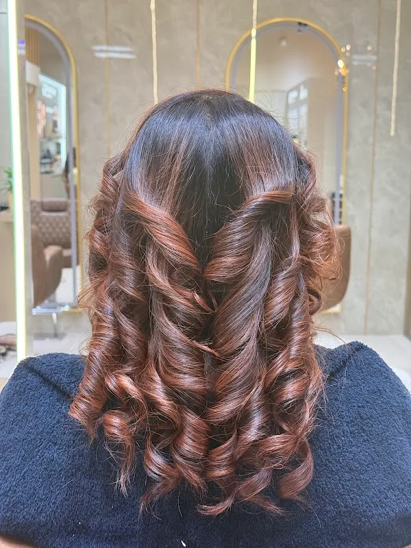 Belange Unisex Salon