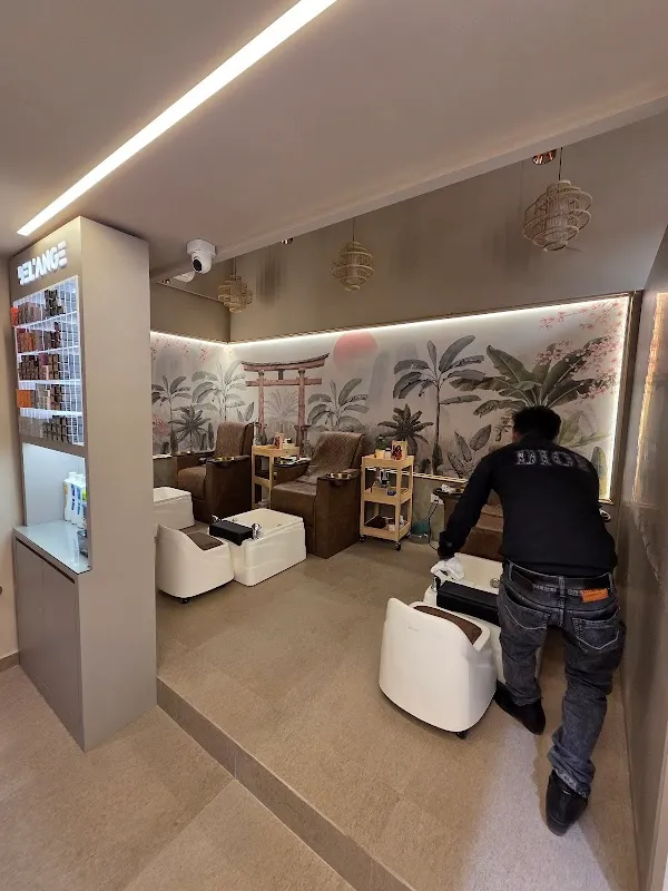 Belange Unisex Salon