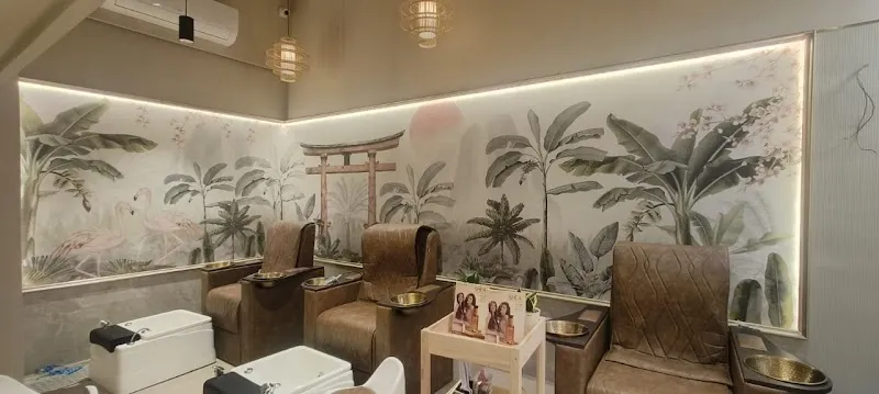 Belange Unisex Salon
