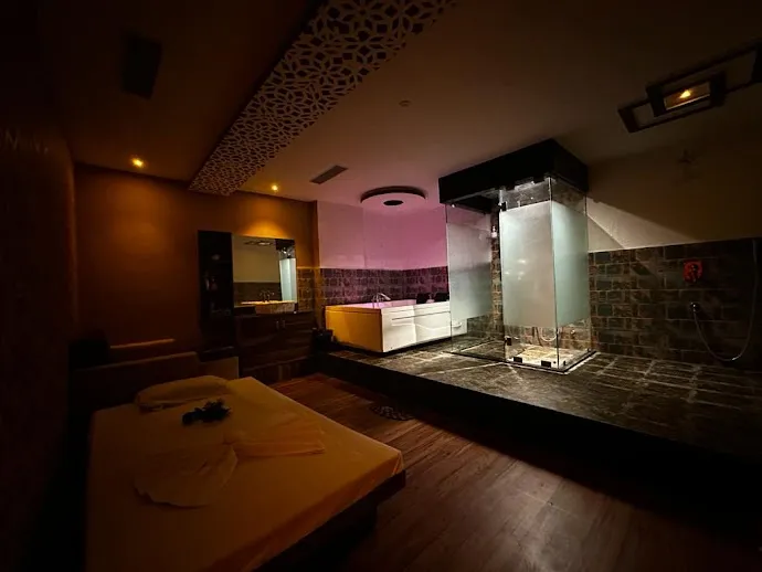 Heaven Wellness Spa In Ghatkopar | Thai Massage | Deep Tissue Massage | Dry Massage | Jacuzzi | Hammam