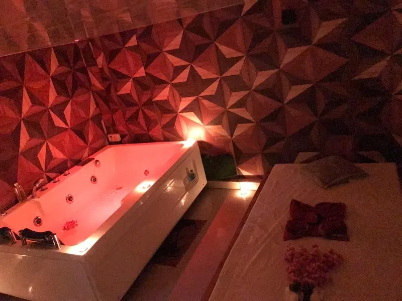 Heaven Wellness Spa In Ghatkopar | Thai Massage | Deep Tissue Massage | Dry Massage | Jacuzzi | Hammam