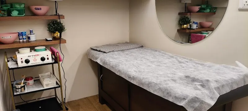 IINFINIITE BEAUTY STUDIO