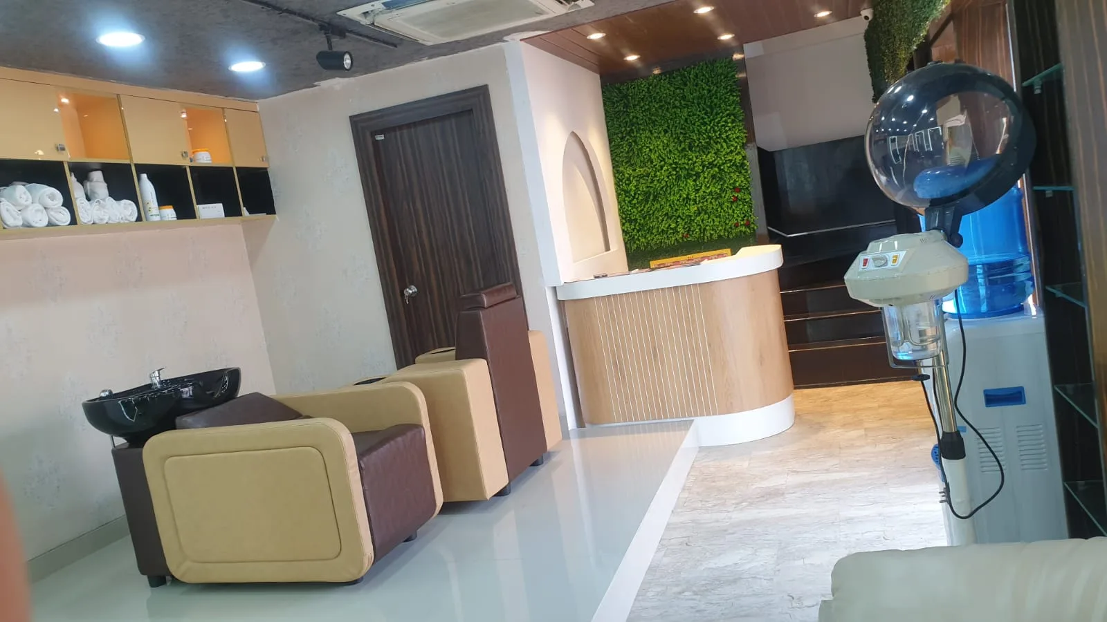 W Studio- The Family Salon