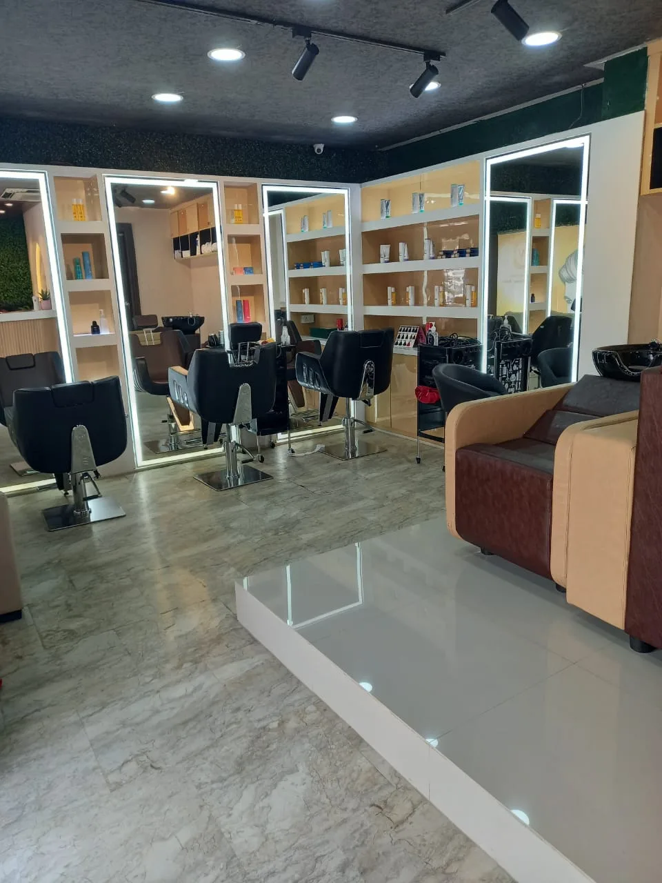 W Studio- The Family Salon
