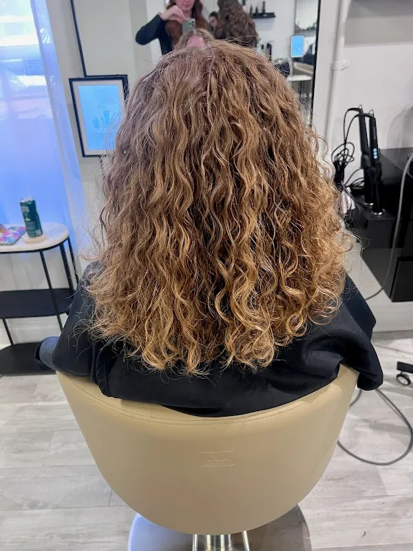 UNdeux Hair Studio