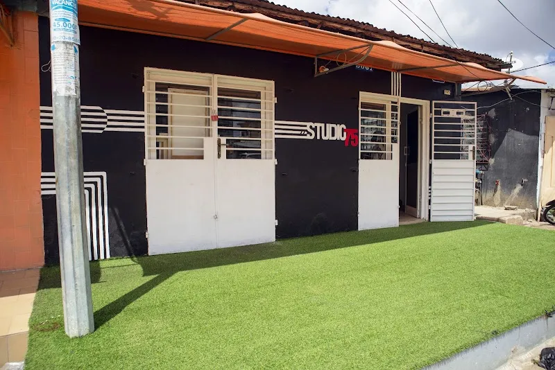 STUDIO 75