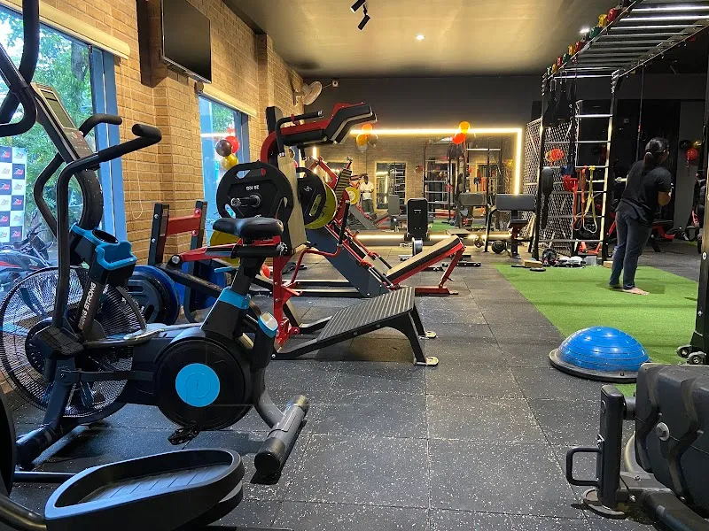 SB15 FITNESS STUDIO