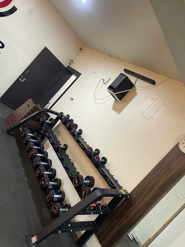 Gym STRIKER – Fitness for All