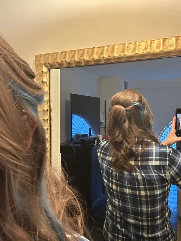 Salon Diversions