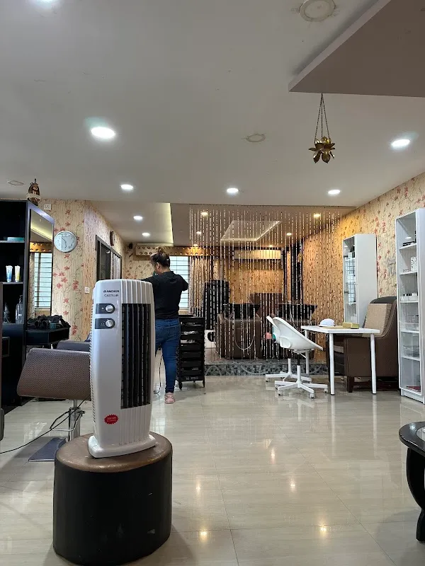 Golden Feather unisex salon ( beauty parlour)| Beautician Course & Makeup Academy in Bangalore