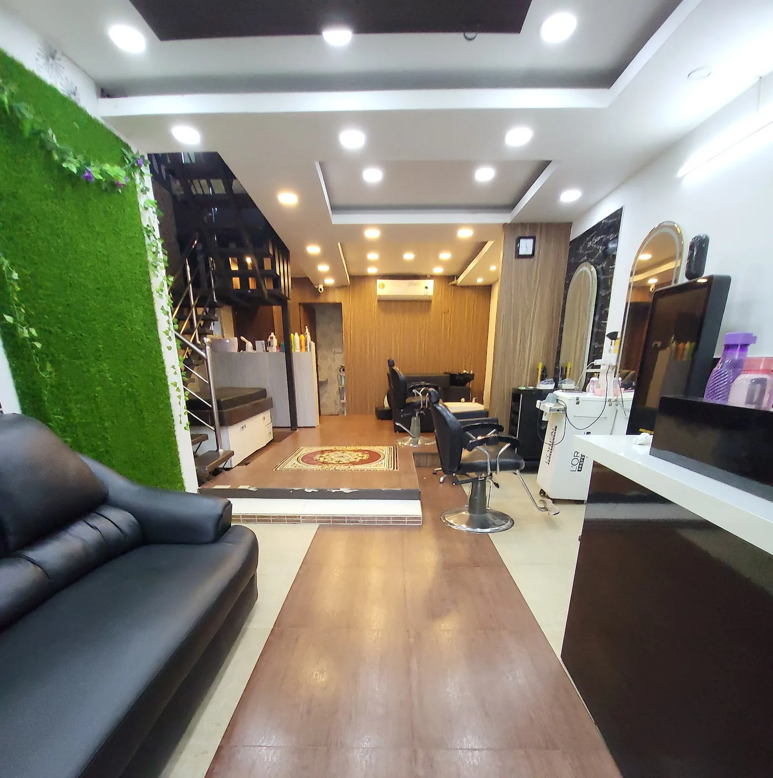 Purple studio beauty salon & SPA for women