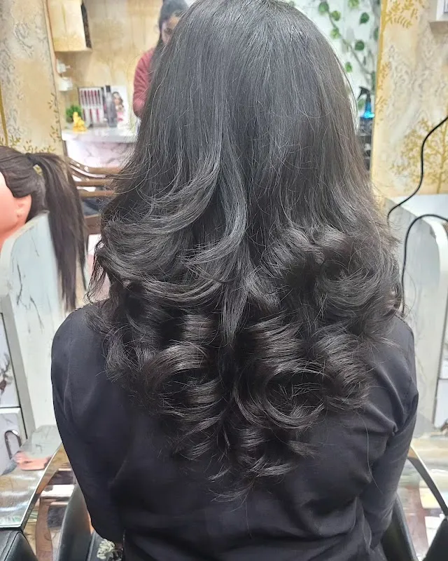 Beauty Garden Makeup Studio&Salon-Near me salon-Best Salon in hariharpur Lucknow-Best Makeup artist in Lucknow-Salon nilmatha