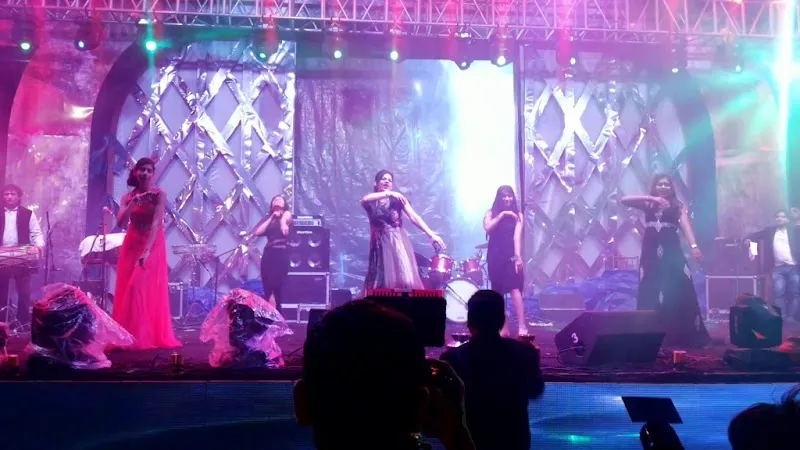 DX Dance Xtreme - Dance Academy In Pitampura Near me-Best Wedding Choreographer Delhi-Aerobics Zumba