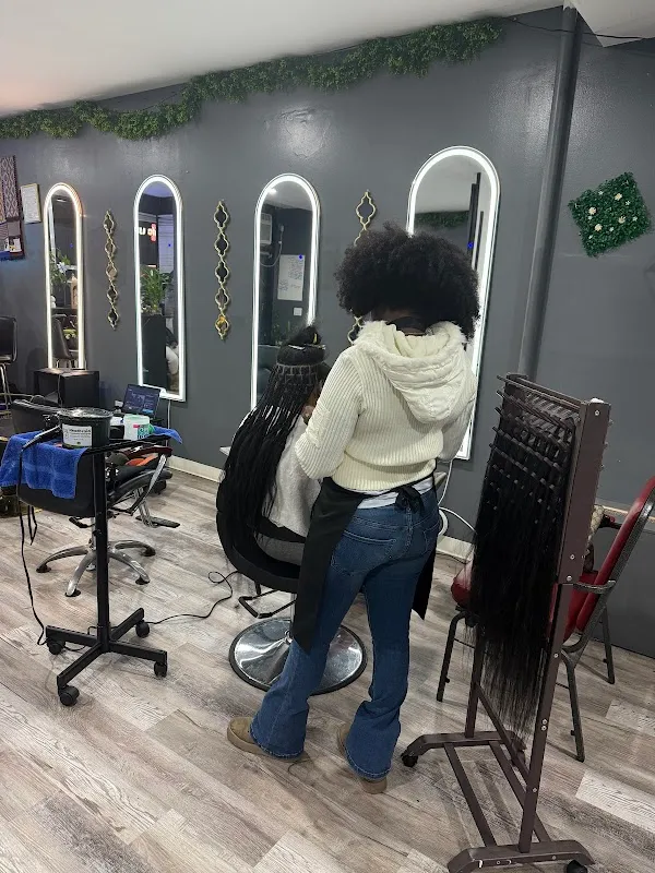 Sasa Braiding & Locs