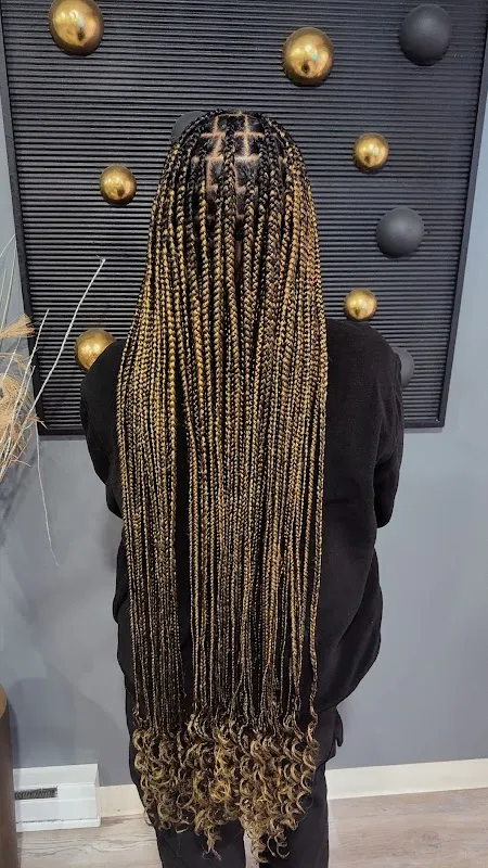 Sasa Braiding & Locs