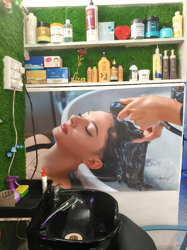 Scissor Touch Beauty Salon, सिझर टच ब्युटी सलोन