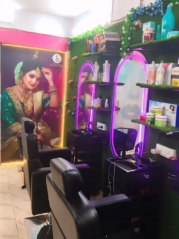 Scissor Touch Beauty Salon, सिझर टच ब्युटी सलोन