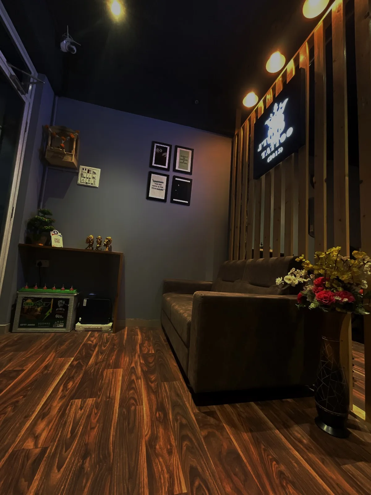 Jtog Tattoos & Piercing