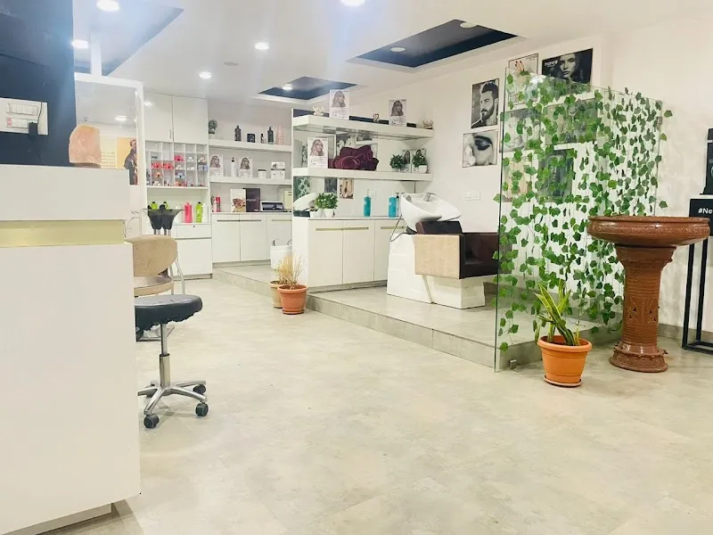 Manea The Salon - Beeramguda