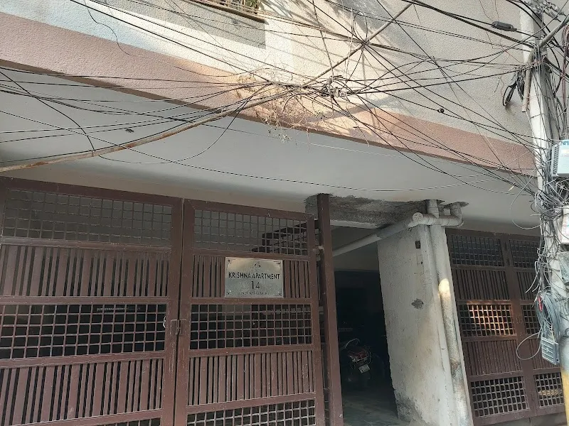 LOOKS Salon, MG Road, Sultanpur