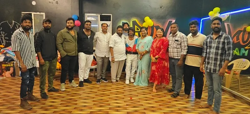 AV DANCE & FITNESS STUDIO