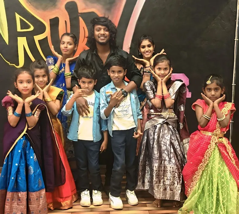 AV DANCE & FITNESS STUDIO