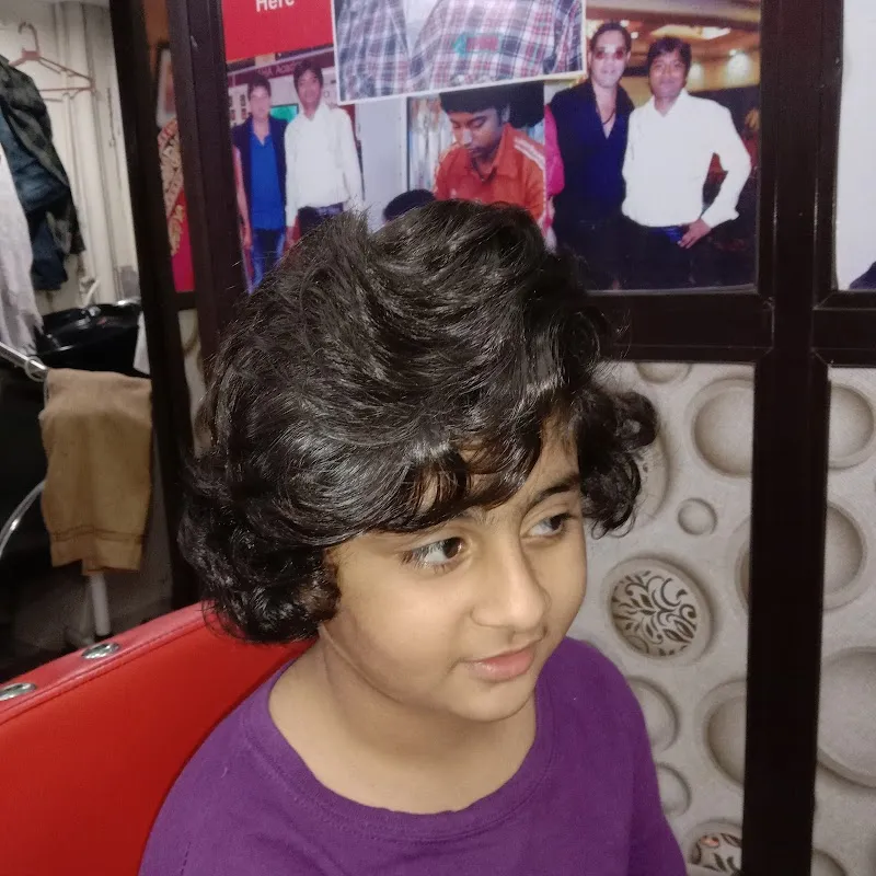 Ravi Raut Beauty & Family Salon