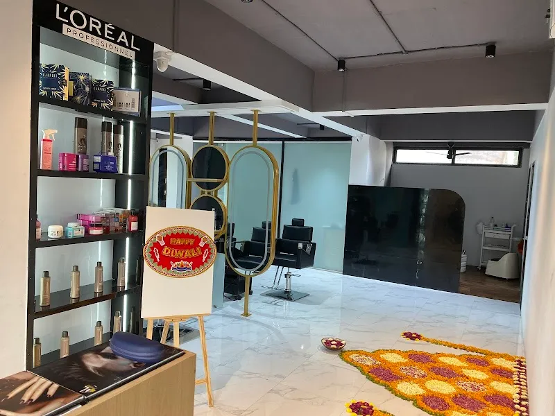 New Looks Unisex salon