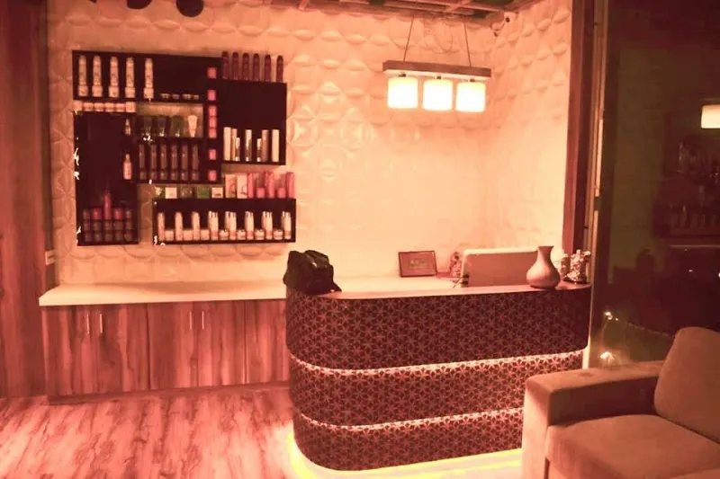 MakeMyBeauty unisex salon