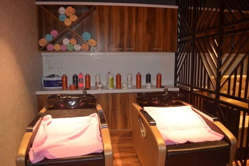 MakeMyBeauty unisex salon
