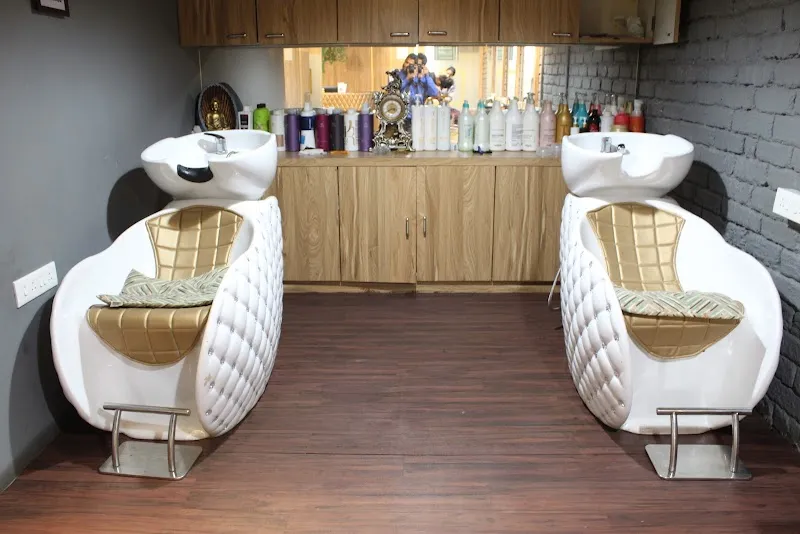 MakeMyBeauty unisex salon