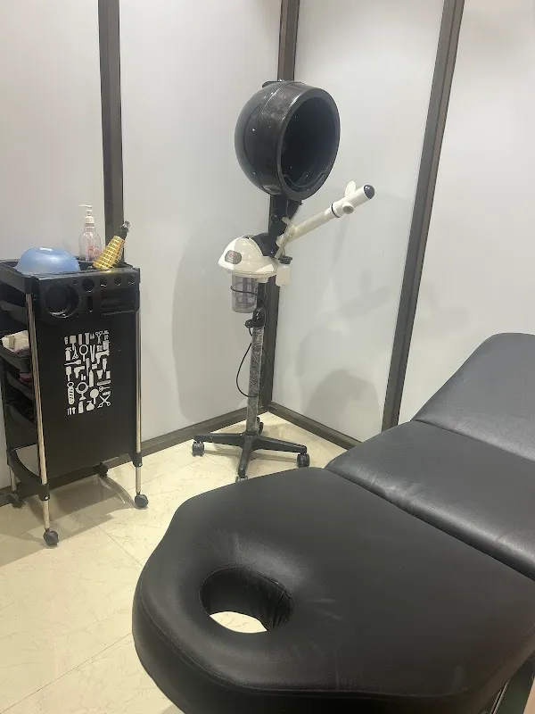 Swai Beauty Studio & Academy