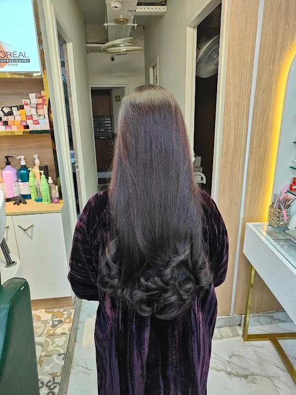 Reema Malhotra Unisex Salon - Lajpat Nagar